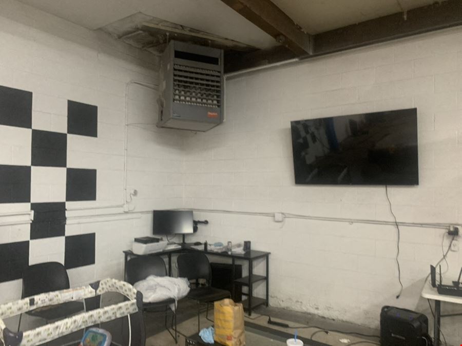 Warehouse with Yard