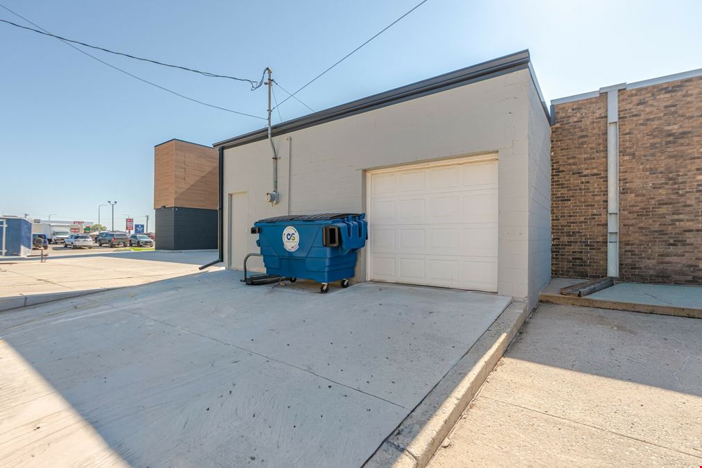 216 E Main St