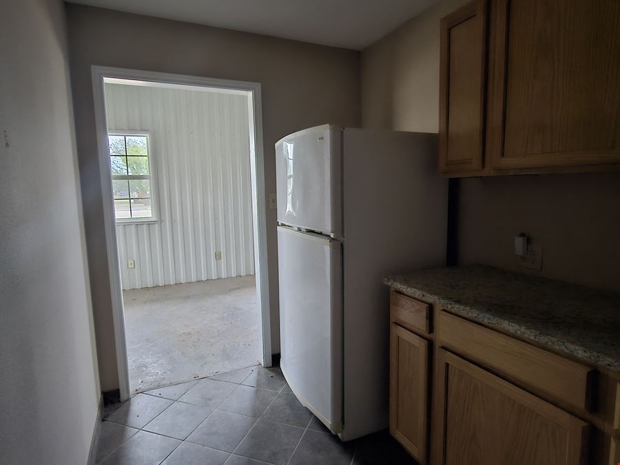 937 HARLAN AVE