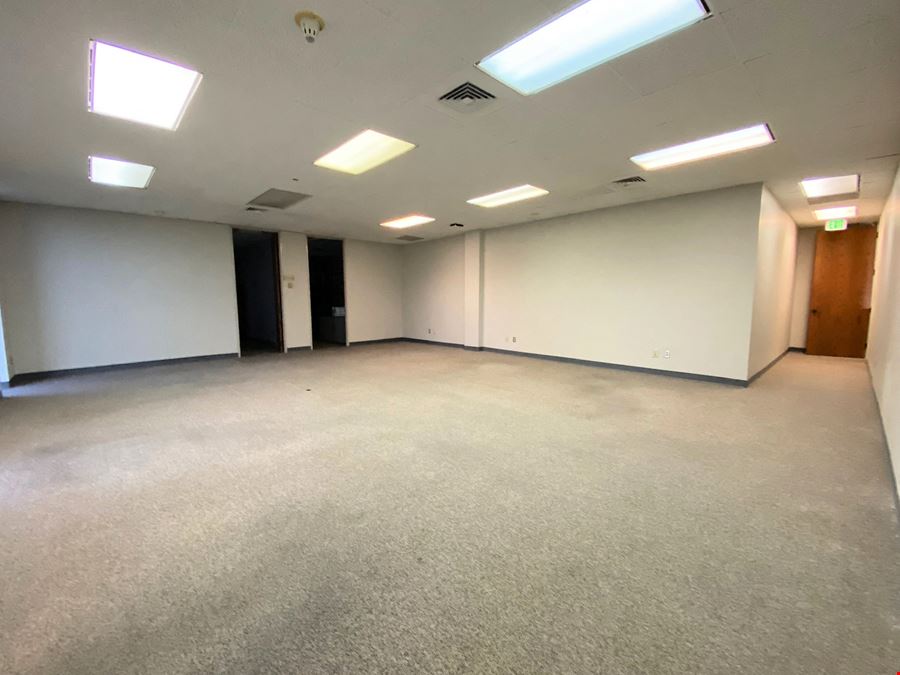 6009 Financial Plaza
