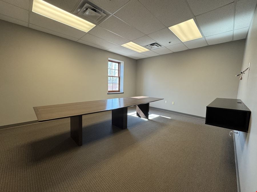 Monument Park Office for Lease - Dexter