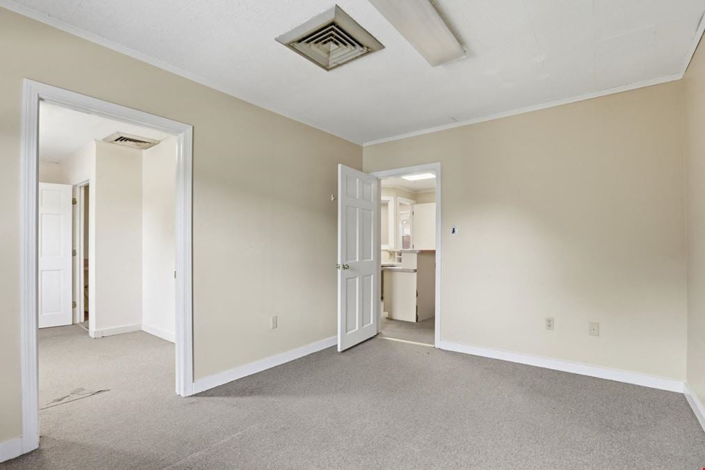 Office or Retail Spaces for Lease in Downtown Georgetown