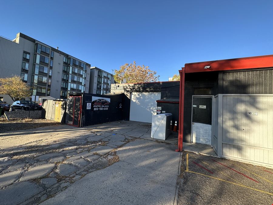 5700 W Alameda