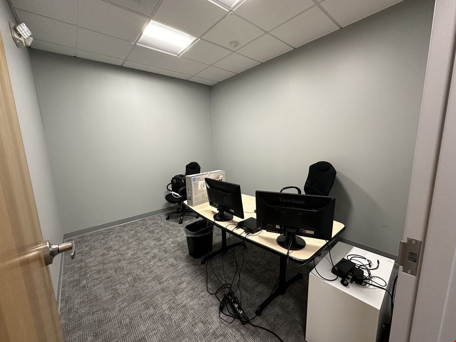 551 Square Foot Office Space