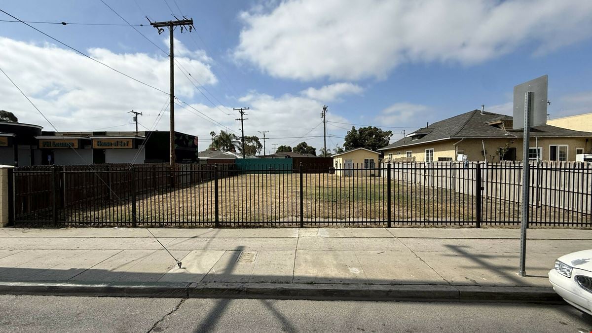 558 W Compton Blvd