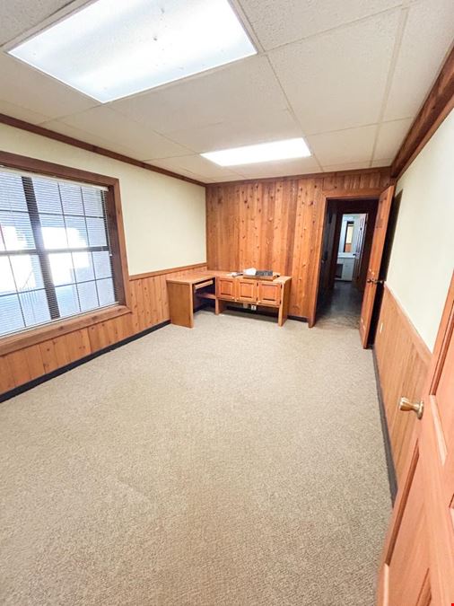 Office for Sale in Petal