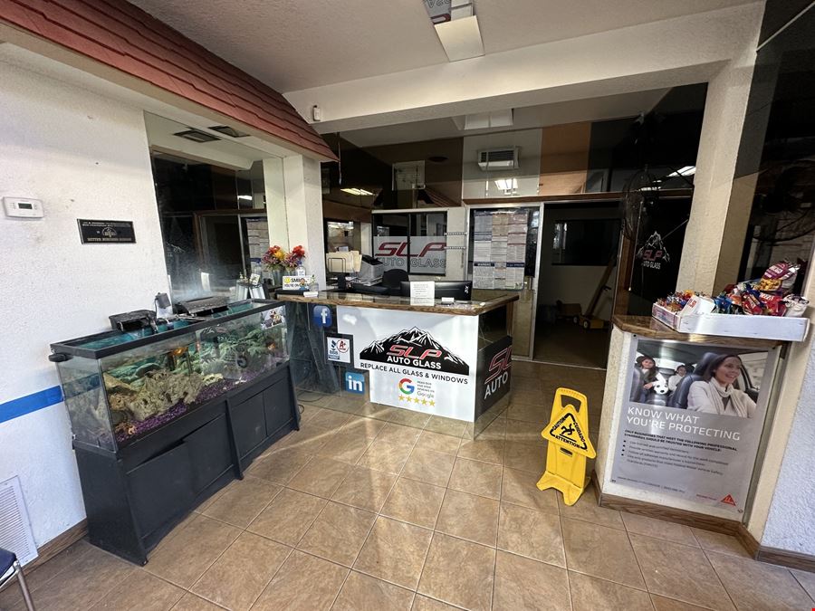 5700 W Alameda