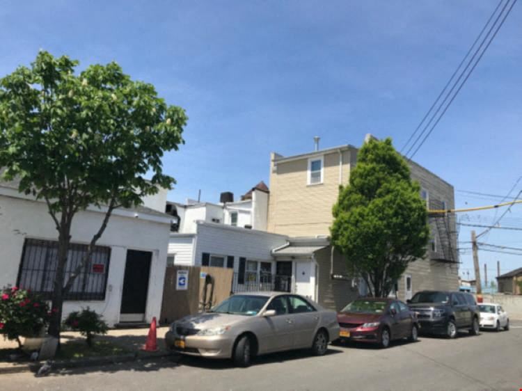 2580 Richmond Ter