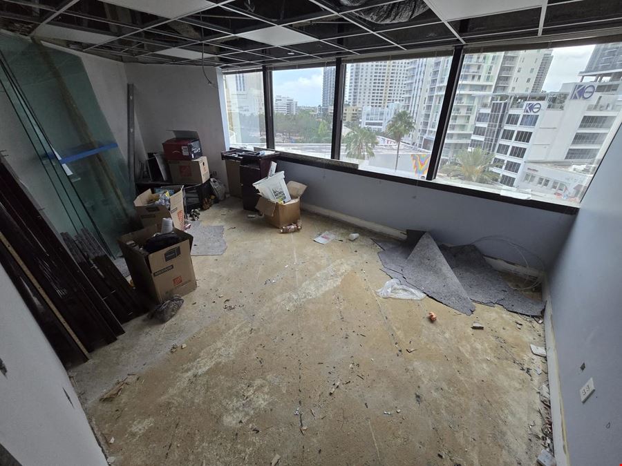 PREMIER OFFICE: Amazing opportunity to lease!