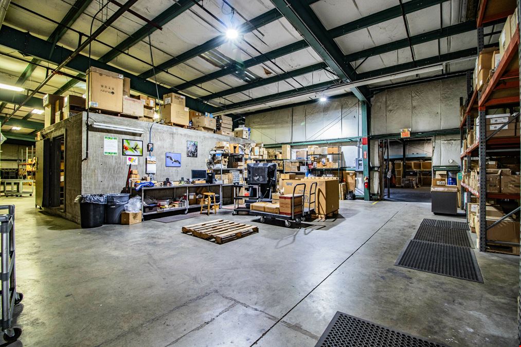 Stand Alone Warehouse Near Polk Parkway