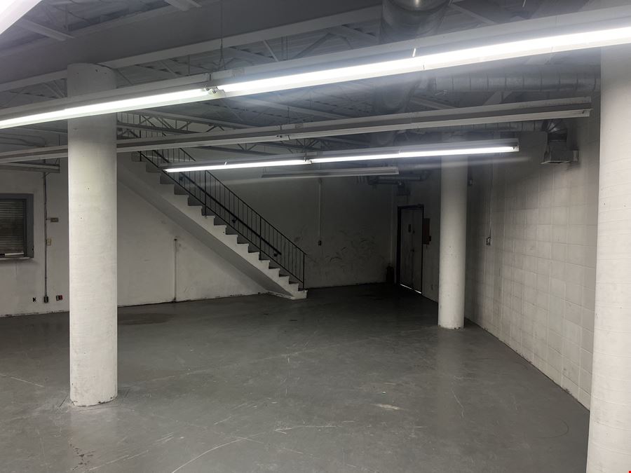 HIGH-EXPOSURE RETAIL/OFFICE SPACE IN WEST EDMONTON