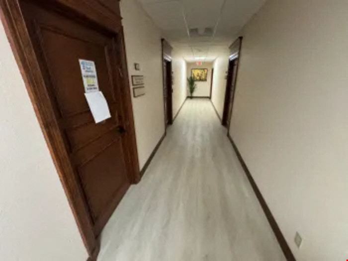 880 SF Suite 207 Professional and Medical Office Space