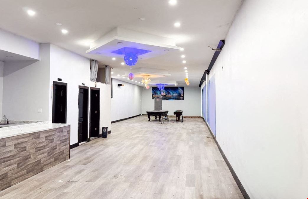 3255 Fulton Street | Three-Story Mixed-Use Building for Sale - Featuring 2,000 SF Retail & Two Large Apartments