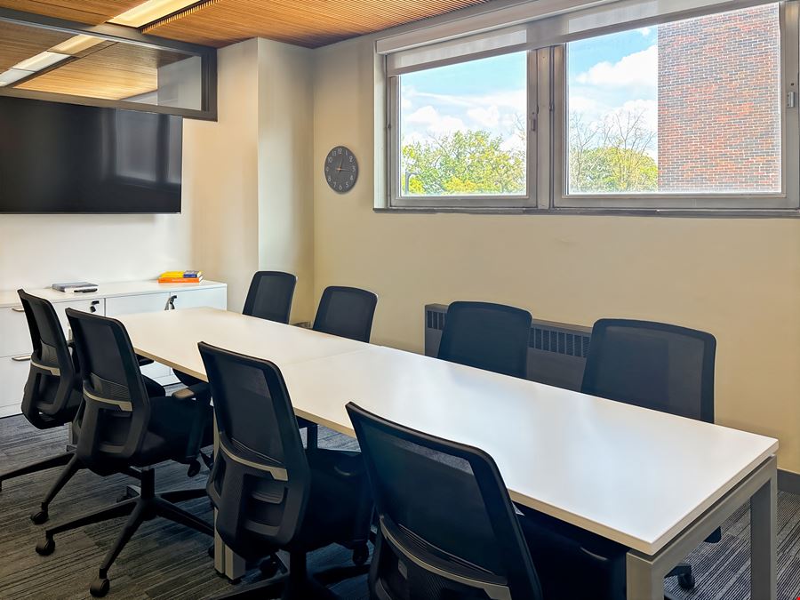 Regus - Des Moines - Grand Ave