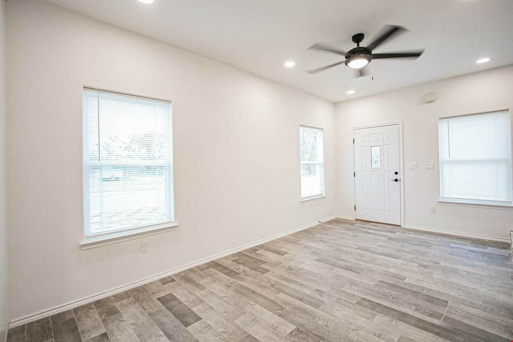 405 Lion's Villa Avenue