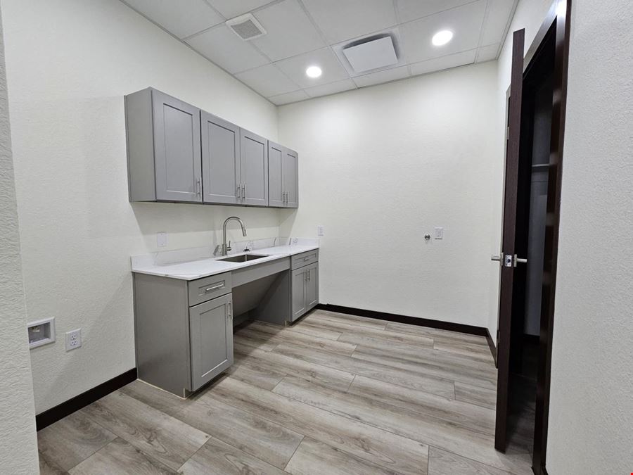 5151 Meadow Ranch Suite 105 Richmond, TX 77407