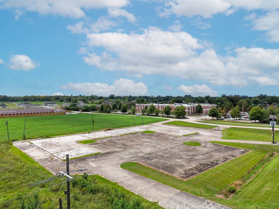 ±1.99 Acre Lot With Burbank Dr Frontage