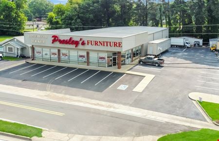 Preview of Retail space for Rent at 2711 Mcfarland Blvd E