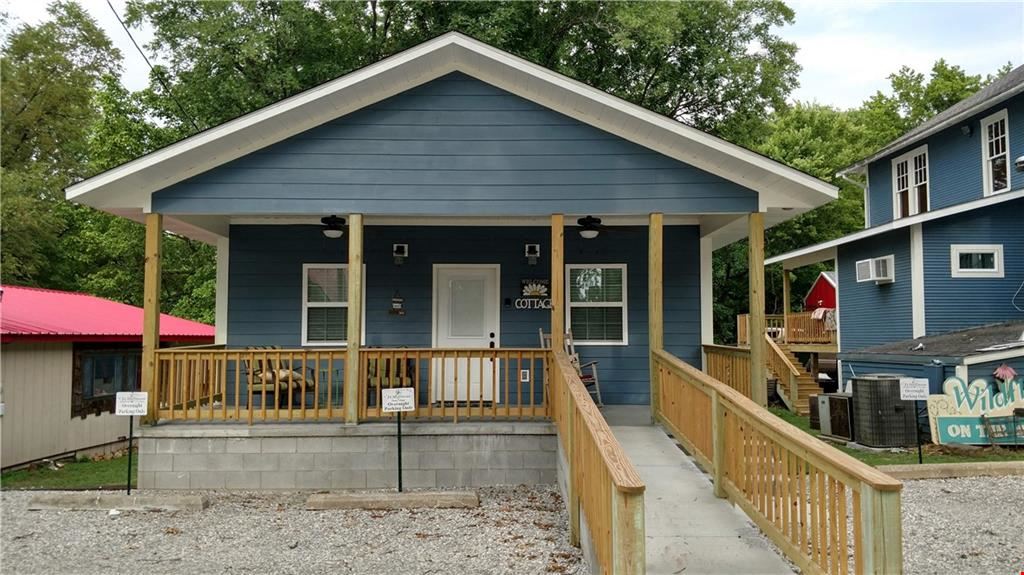 Wildflower Bed and Breakfast on the Square