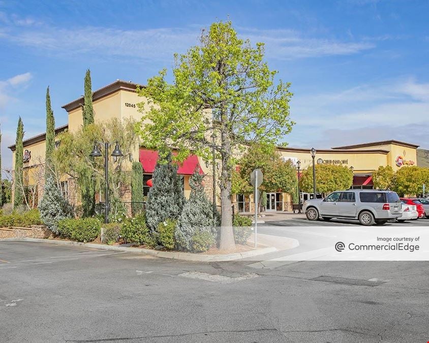Marketplace at 5th Street Shopping Center