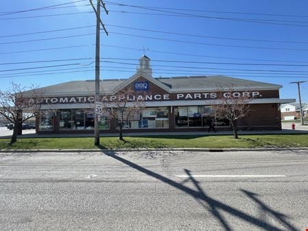 Preview of Retail space for Rent at 7757 West Lawrence Avenue