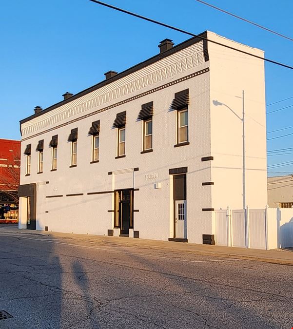 99 N Main St