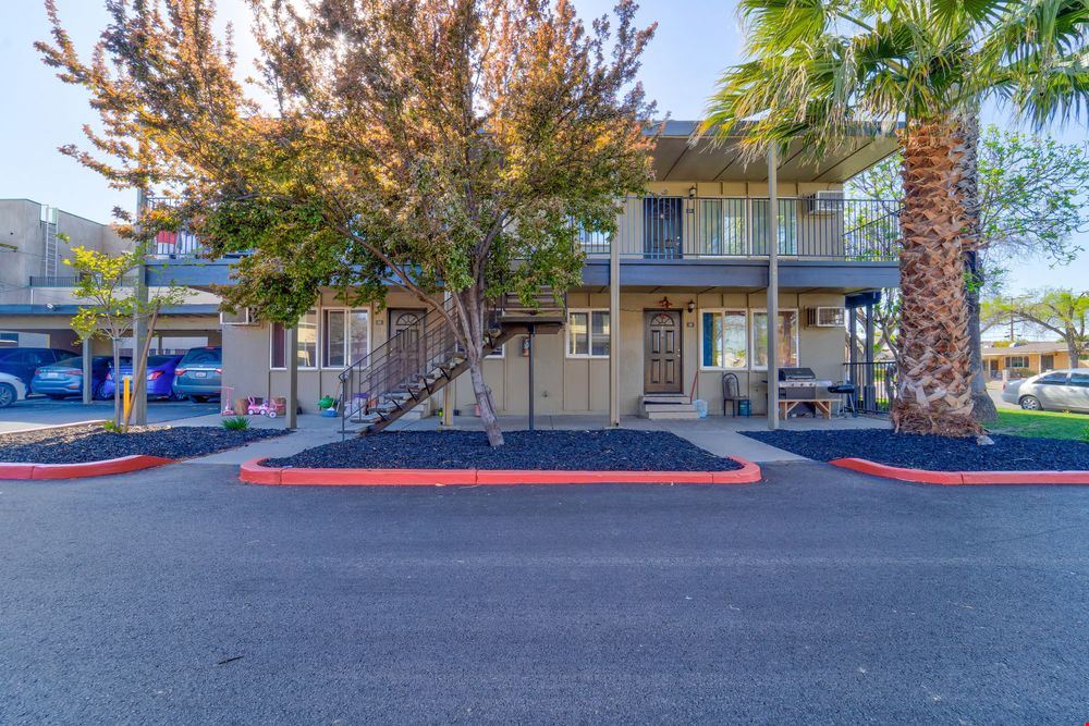 Las Palmas Apartments