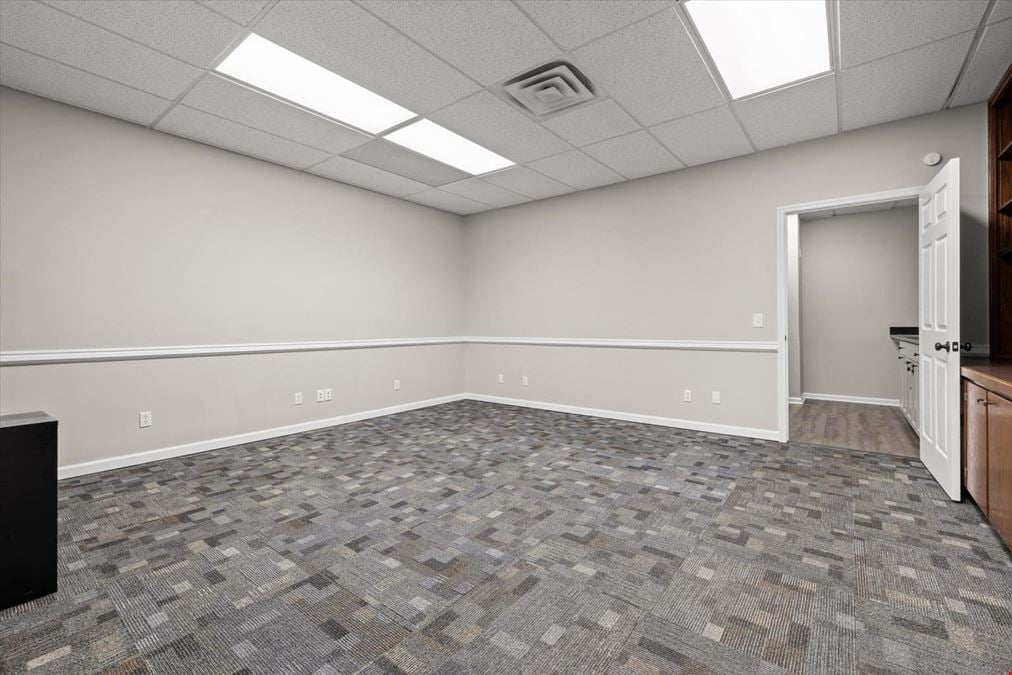 2 Executive Suites 
