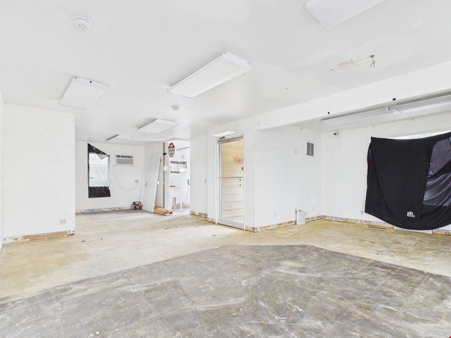 206 E Wellesley Ave
