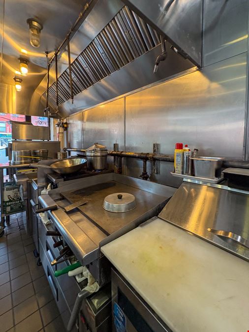 1,000 SF | 131 1st Avenue | 2nd Generation Turn-Key Restaurant for Lease with QSR Opportunity
