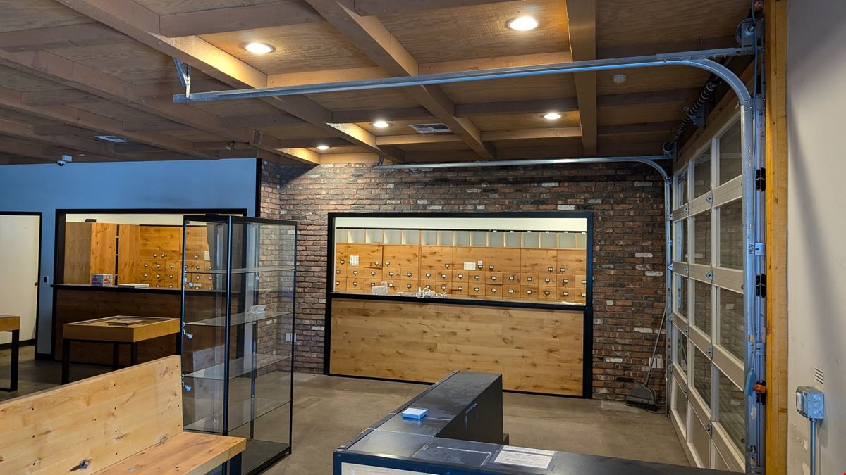 High Profile and Versatile Commercial Property