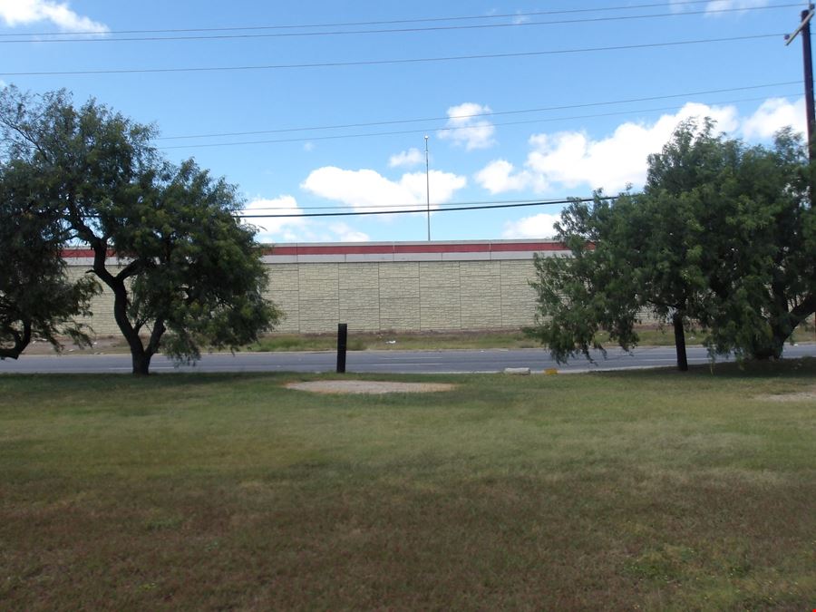 3825 S Expressway 83