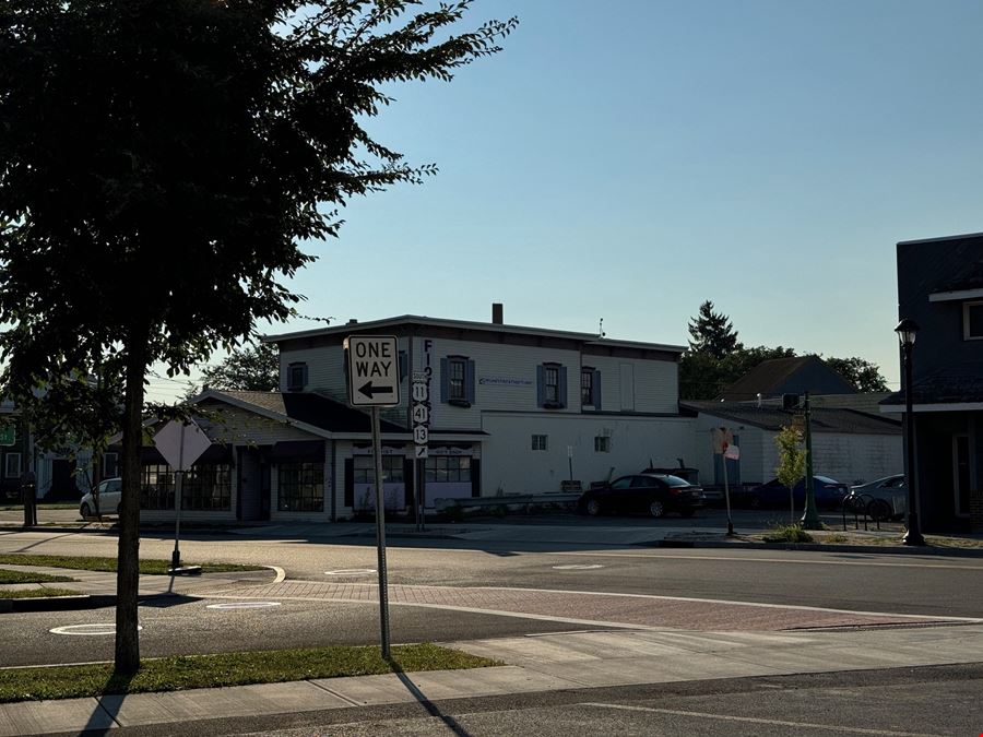 Mixed Use Retail Building