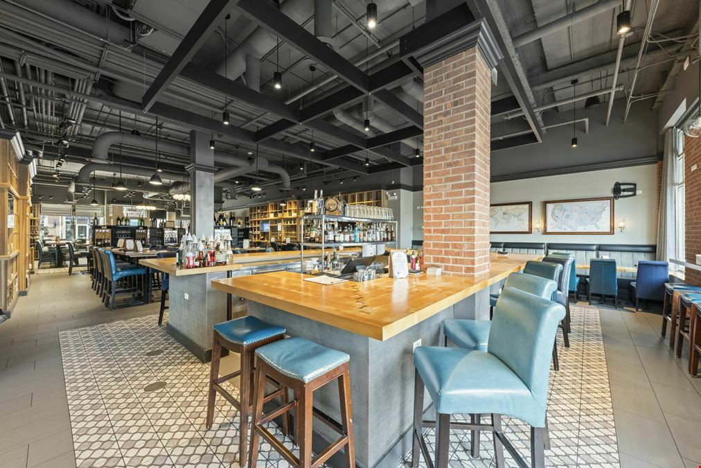 Prime Downtown Naperville Restaurant Space for Lease