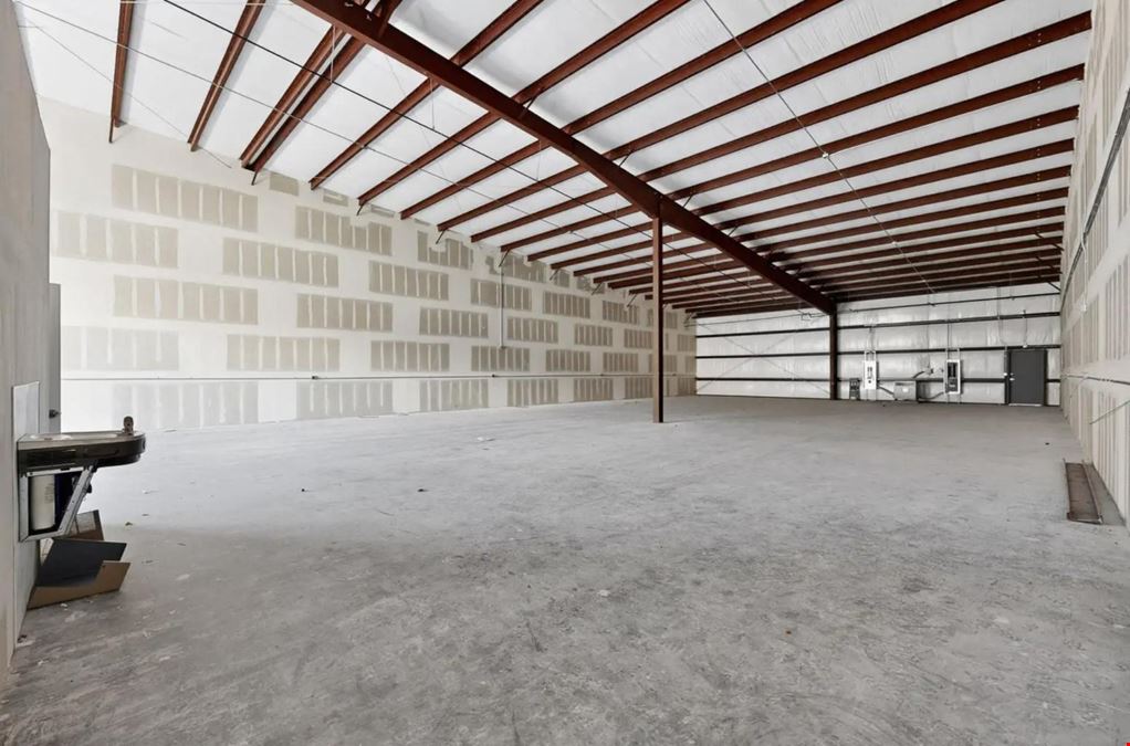 New Build Warehouse Suites Next to Airport & i-25