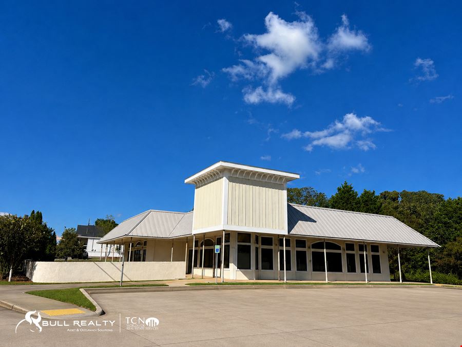 Standalone Restaurant Space | ±3,214 SF