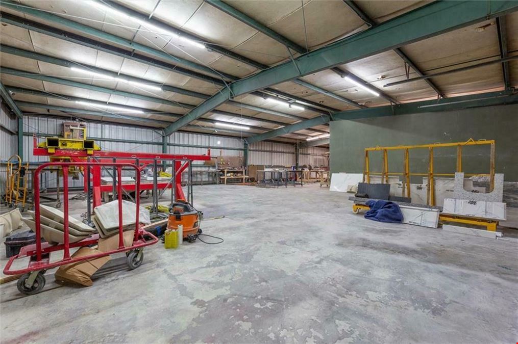 9,650 SF / 1 AC INDUSTRIAL