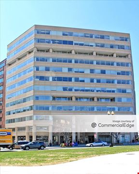 One Thomas Circle NW