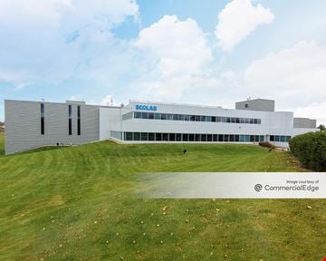 Highway 55 Business Center