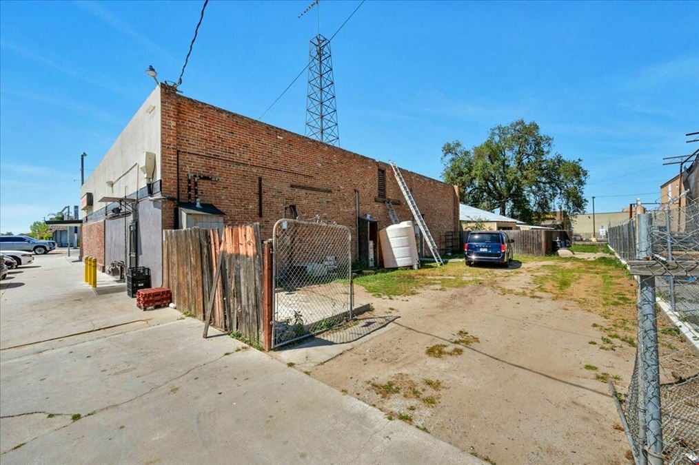 High Street Visibility Retail Space in Armona, CA