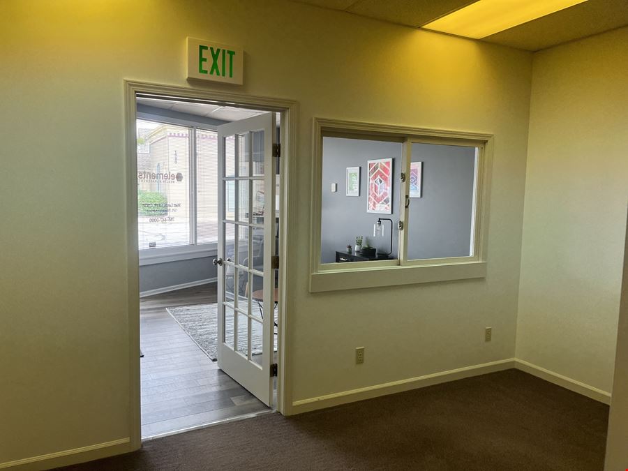 1527 Kossuth St, Suite B