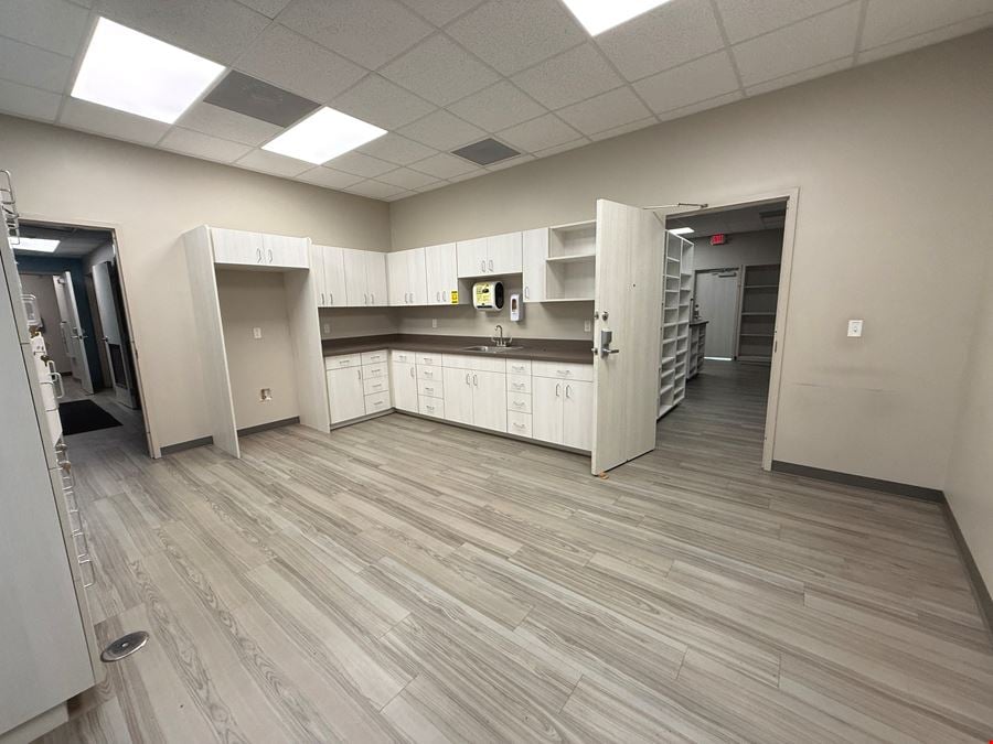 Summer Trees Plaza | Retail/Office Space For Sublease