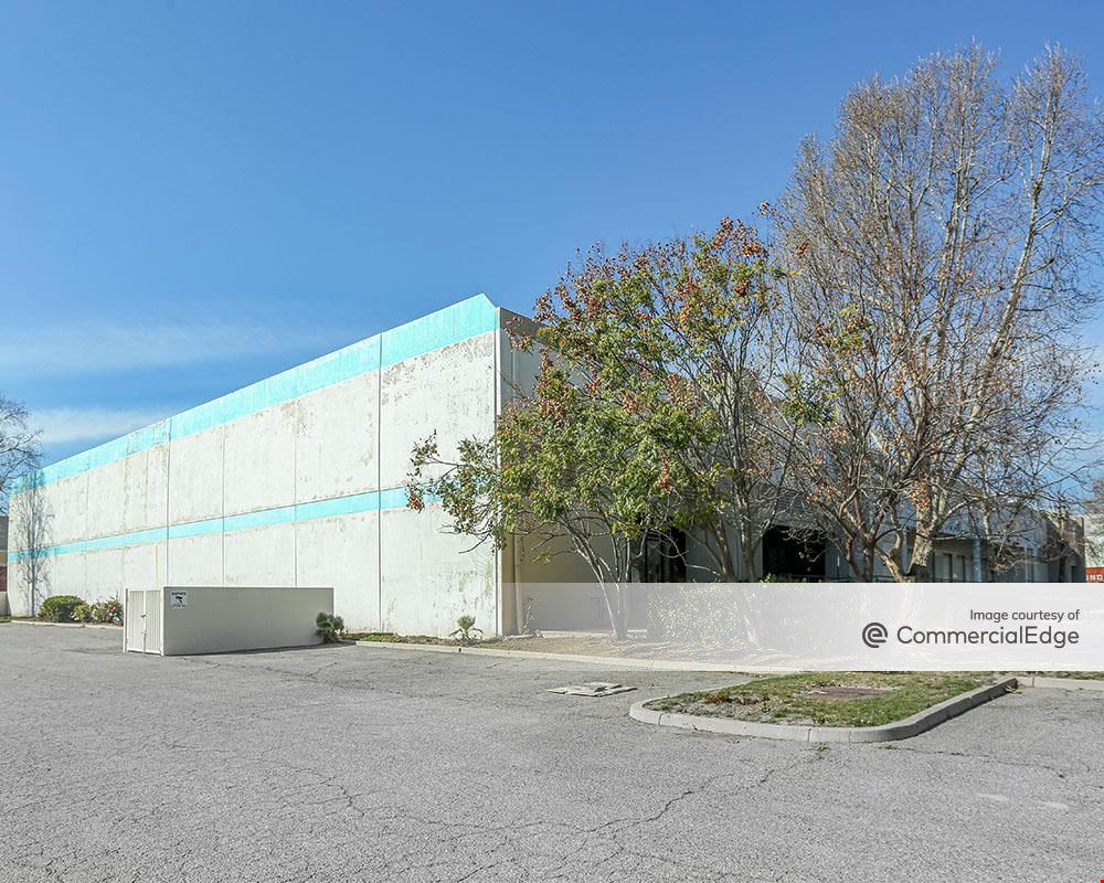 5002-5018 Lindsay Court