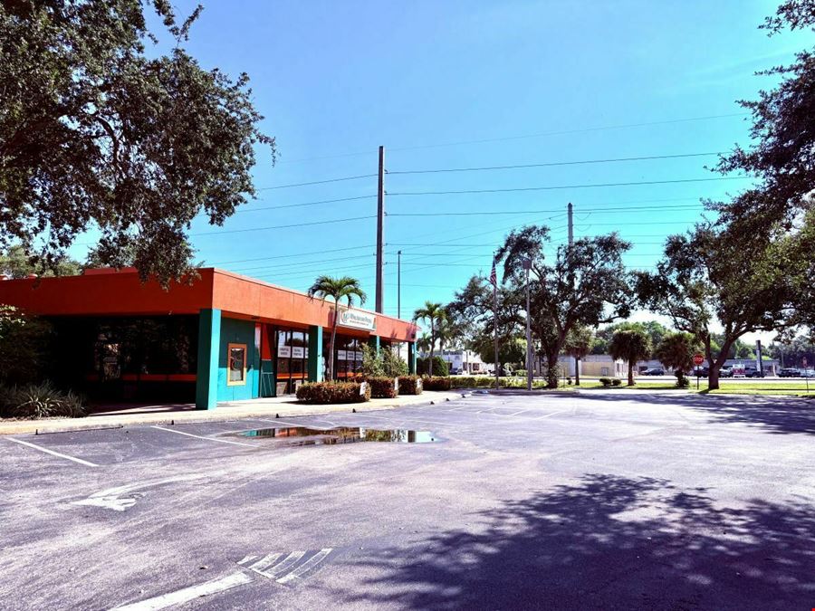 130 SE Entrada Avenue, Port St. Lucie FL, 34952