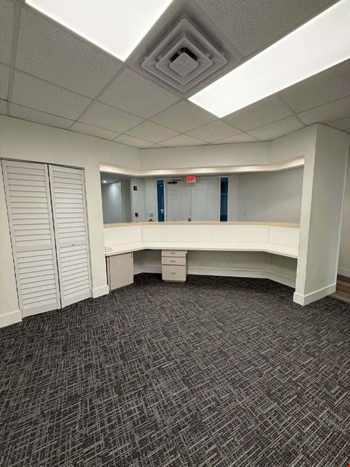 Presidential Circle Office Plaza