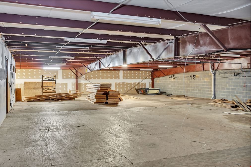 11,250 SF Flex/Showroom Space