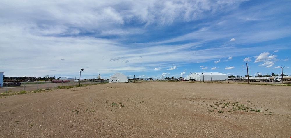 7,000 SQ FT SHOP ON 4.8 Acres In Stanley, ND