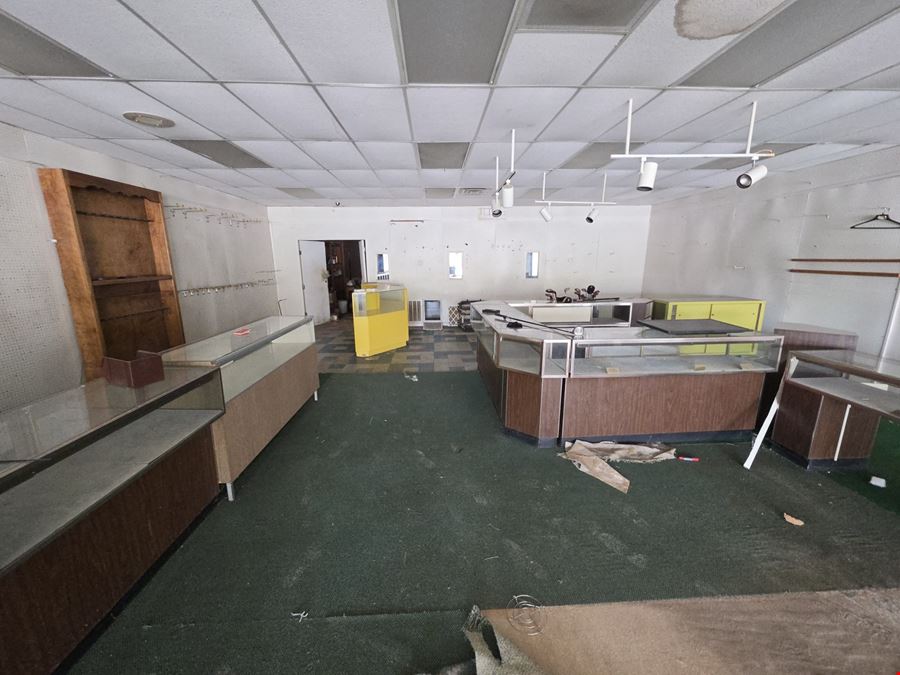 Forest Park Multi-Tenant Retail - 25,000 VPD