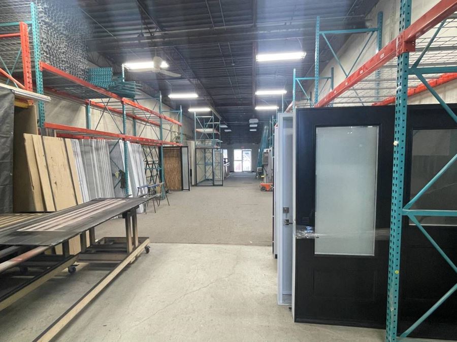 1,690 sqft semi-pvt industrial warehouse for rent in Mississauga
