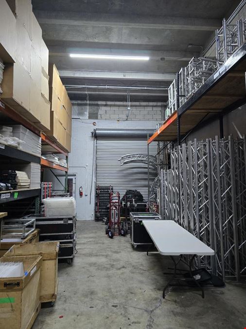 Full warehouse 100% A/C - Units 11919 & 11921